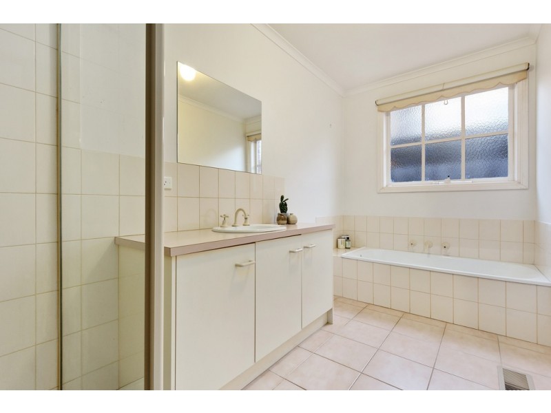 2/41 Orchard Crescent, Mont Albert North VIC 3129