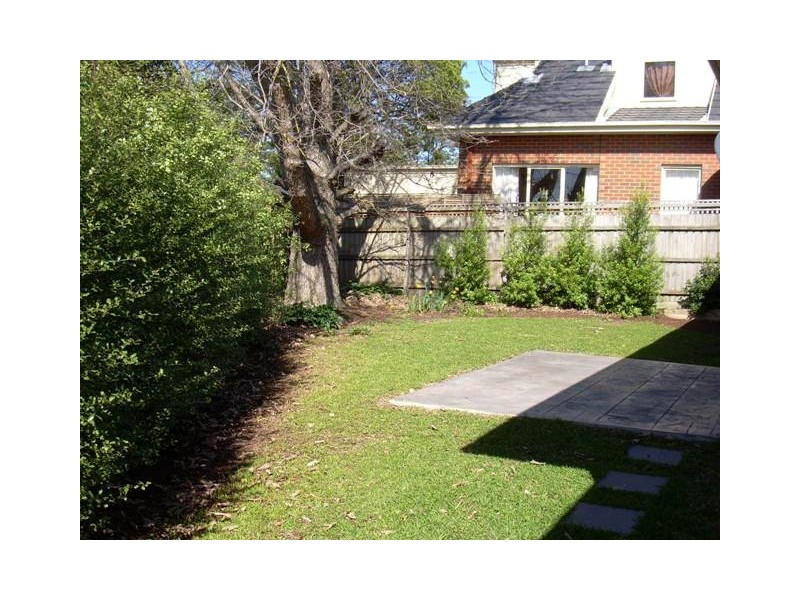 2/22  Milne Street, Mitcham VIC 3132