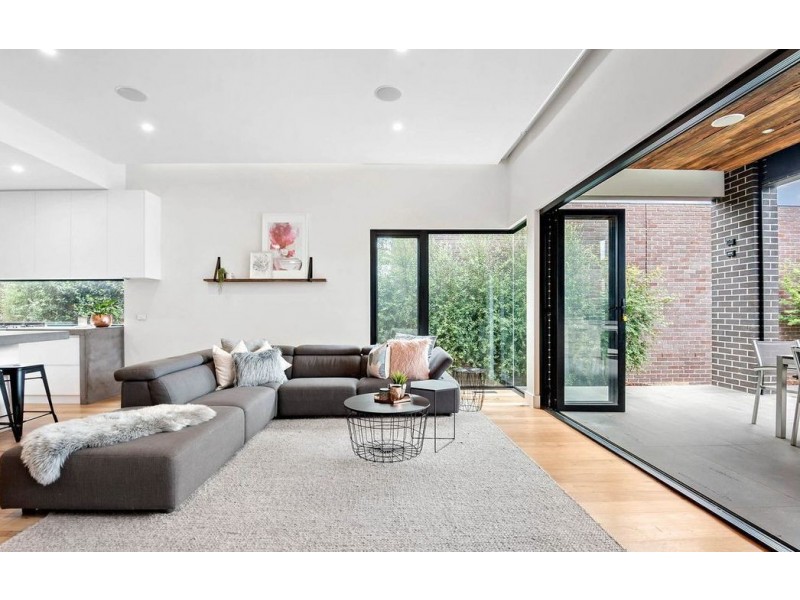 20A Lyndhurst Crescent, Box Hill North VIC 3129