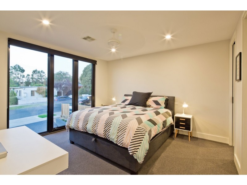 20A Lyndhurst Crescent, Box Hill North VIC 3129