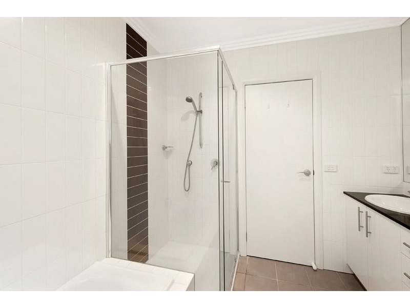 13/1 Nangnak Lane, Mont Albert VIC 3127