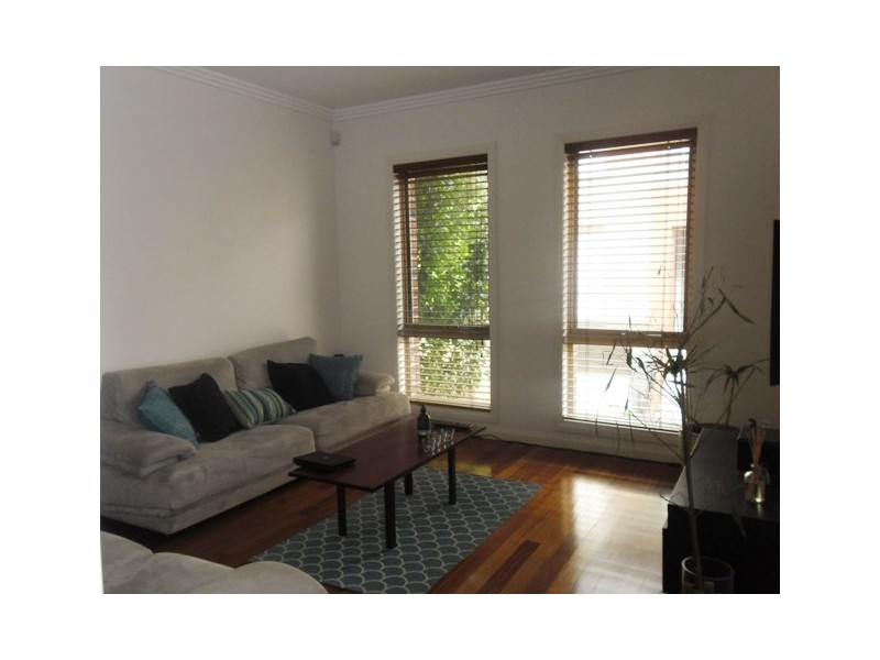 13/1 Nangnak Lane, Mont Albert VIC 3127