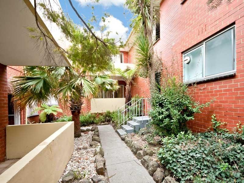 2 25 Ashted Road, Box Hill VIC 3128
