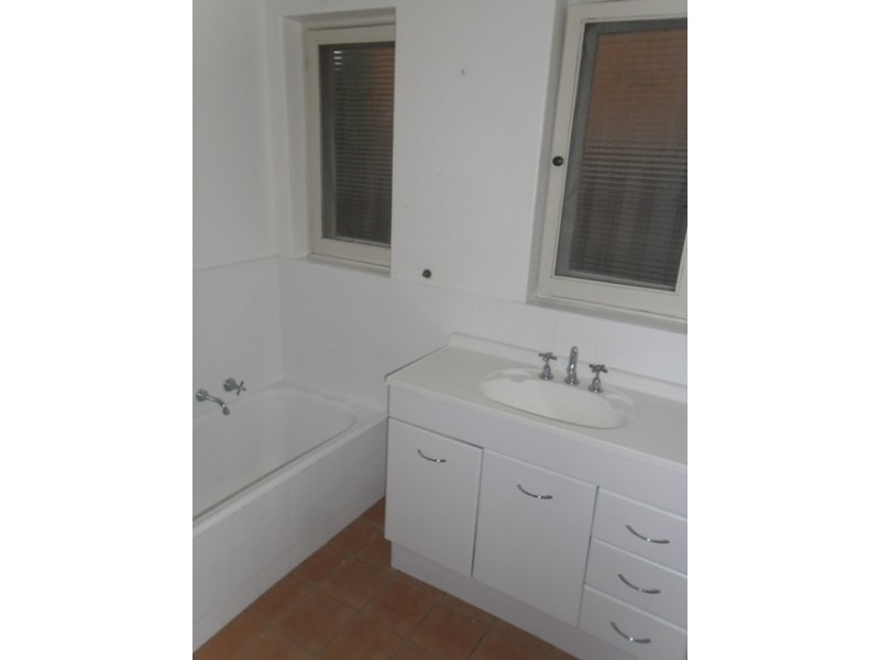 2/1027 Riversdale Road, Surrey Hills VIC 3127