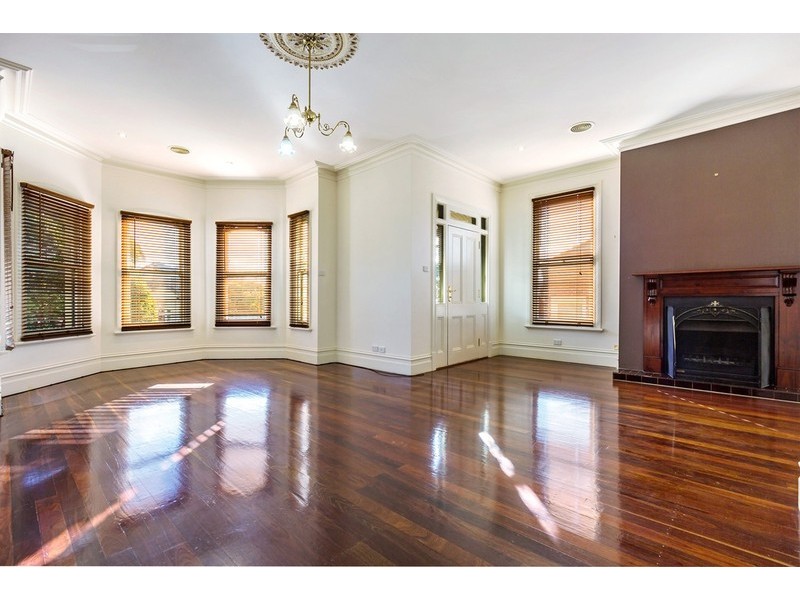 33 Robinson Road, Hawthorn VIC 3122