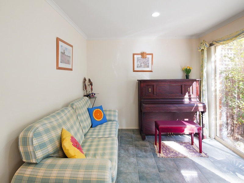 6 Oak Court, Box Hill South VIC 3128