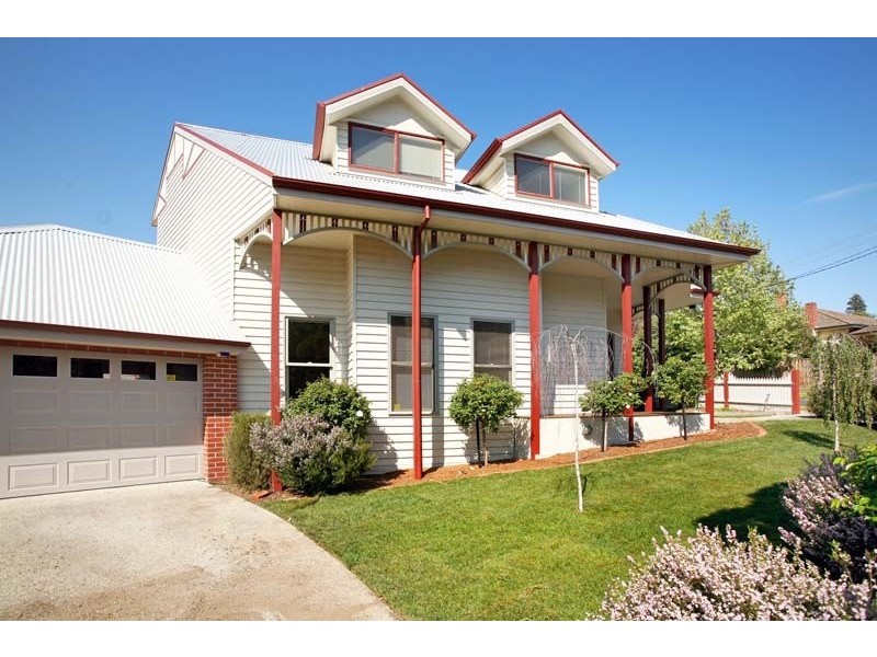 16 Warburton Road, Canterbury VIC 3126