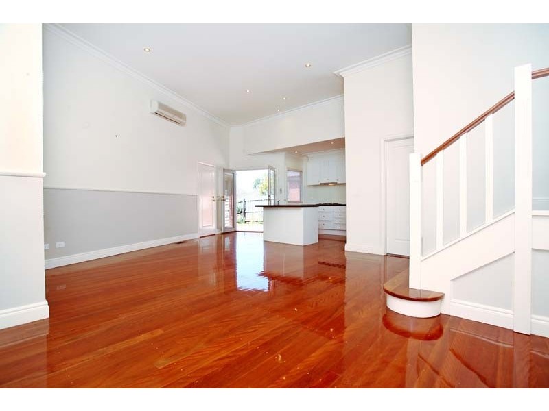 16 Warburton Road, Canterbury VIC 3126