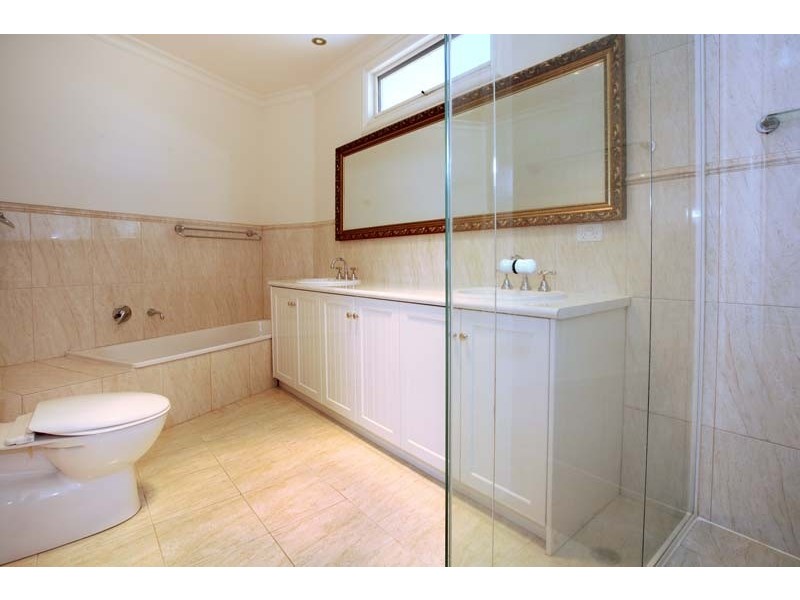 16 Warburton Road, Canterbury VIC 3126