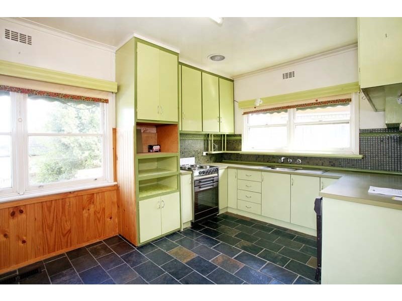 2  Gissing Street, Blackburn South VIC 3130