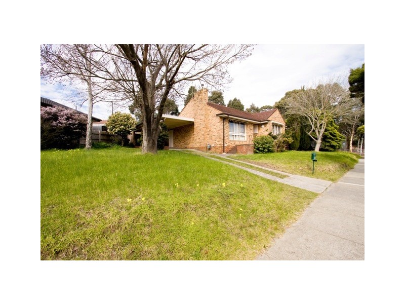 35 Inverness Avenue, Burwood VIC 3125