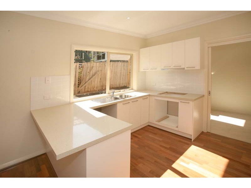 25 Kneale Drive, Box Hill North VIC 3129