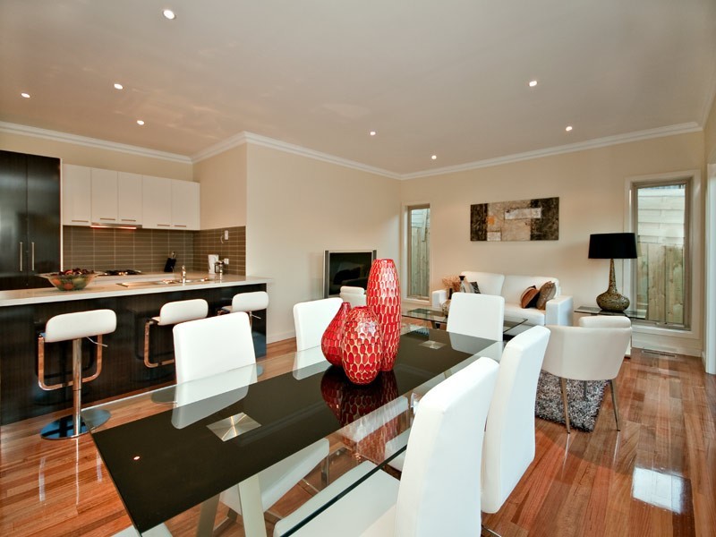 6 Ian Grove, Burwood VIC 3125