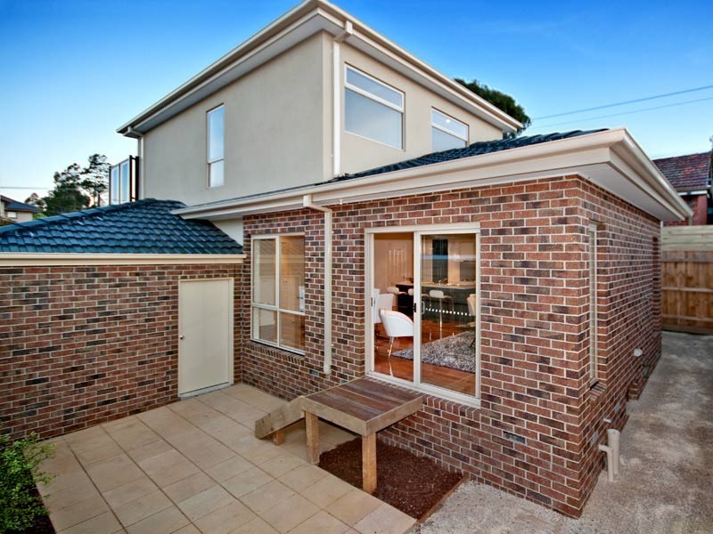 6 Ian Grove, Burwood VIC 3125