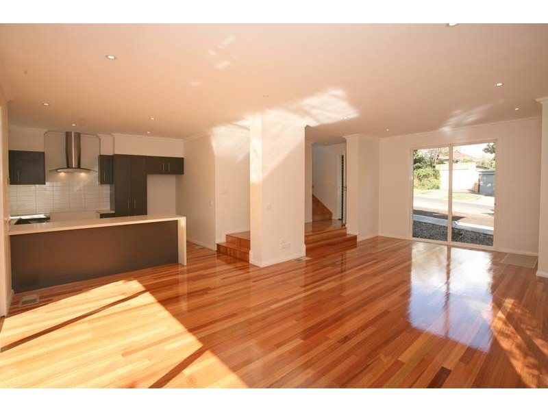 2 Mitchell Road, Mont Albert North VIC 3129