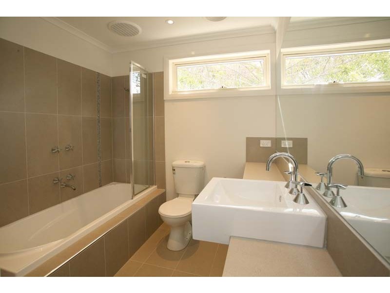 2 Mitchell Road, Mont Albert North VIC 3129