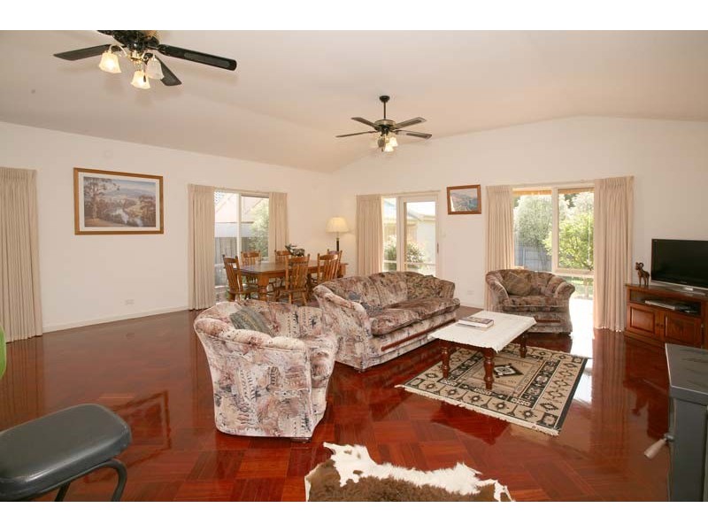 9 Brook Crescent, Box Hill South VIC 3128