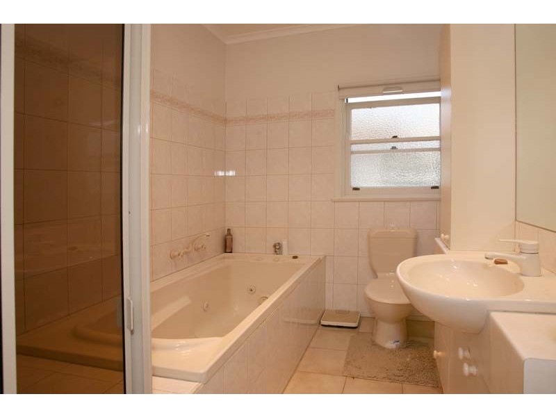 9 Brook Crescent, Box Hill South VIC 3128