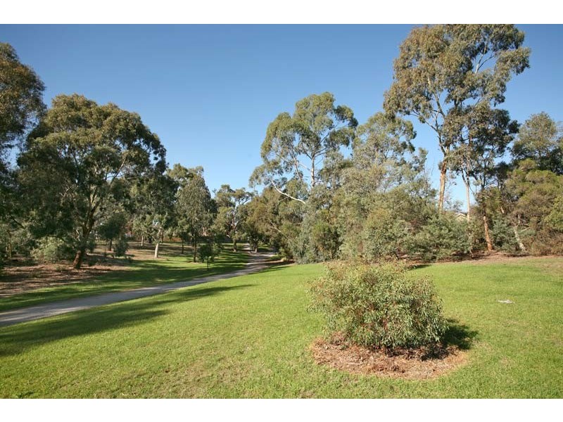 9 Brook Crescent, Box Hill South VIC 3128