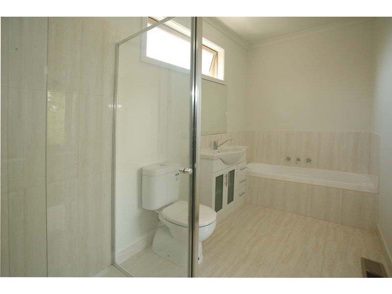 2 Gissing Street, Blackburn South VIC 3130