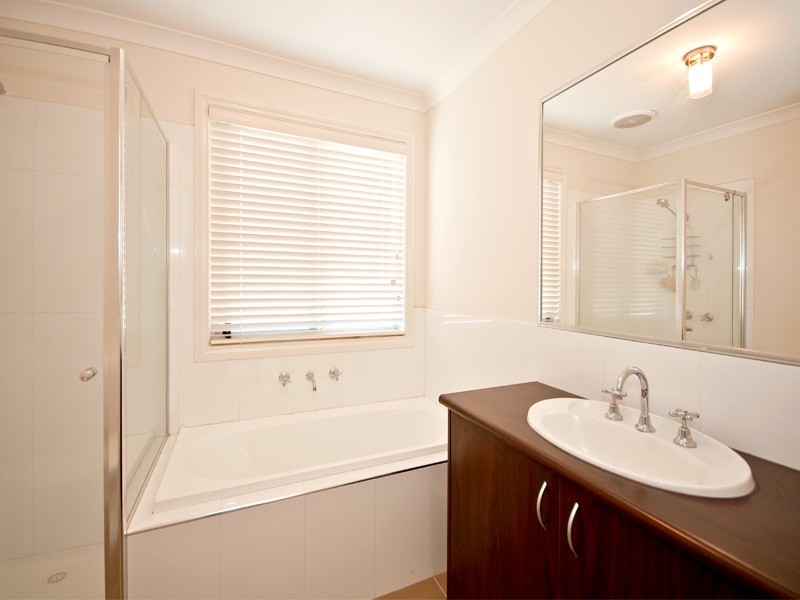 2/123 Melrose Drive, Tullamarine VIC 3043