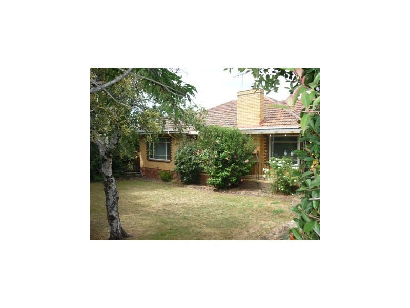 18 Whitehorse Road, Blackburn VIC 3130