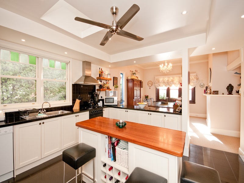 42 Whitehorse Road, Blackburn VIC 3130