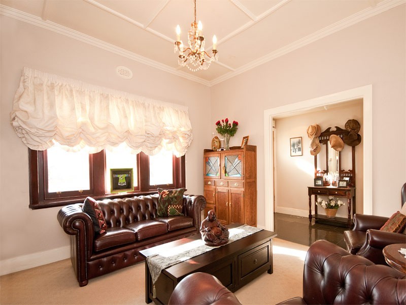 42 Whitehorse Road, Blackburn VIC 3130