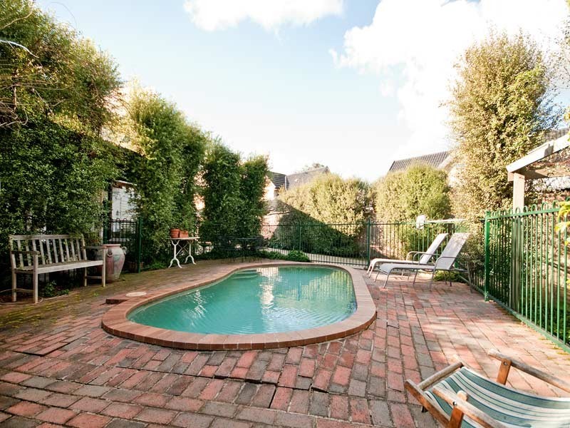 42 Whitehorse Road, Blackburn VIC 3130