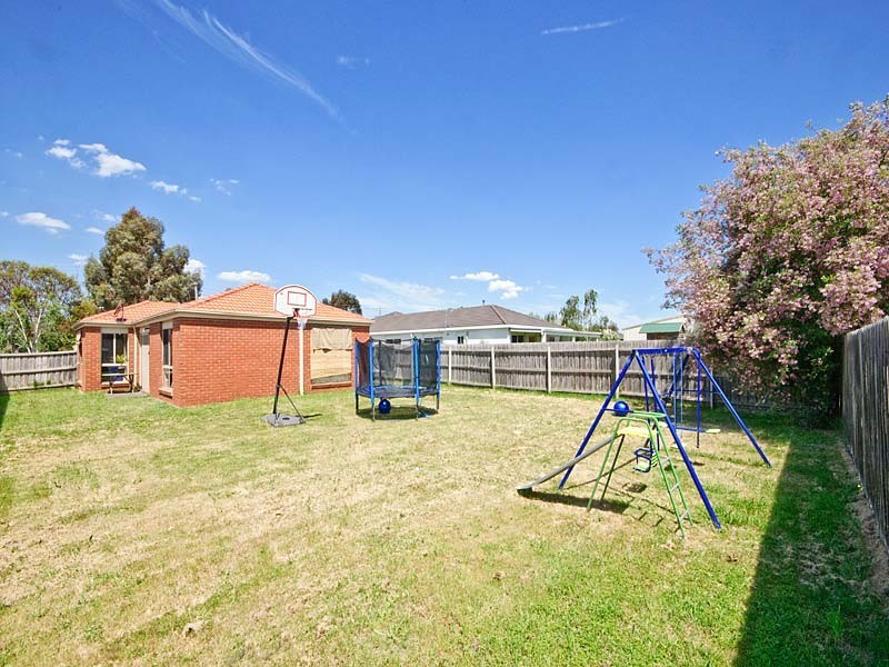 63  Greenwood Drive, Carrum Downs VIC 3201