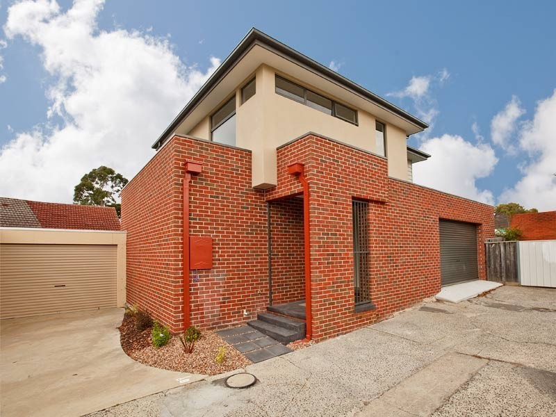 2/52 Hawthorn Road, Burwood East VIC 3151