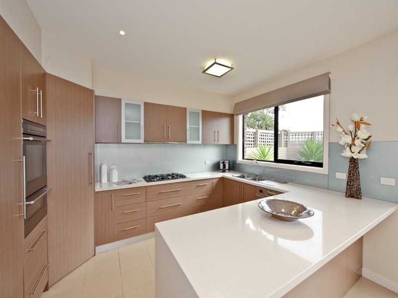 1/1 Narallah Grove, Box Hill North VIC 3129