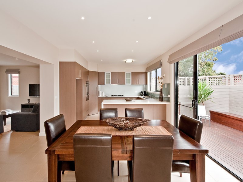 1/1 Narallah Grove, Box Hill North VIC 3129