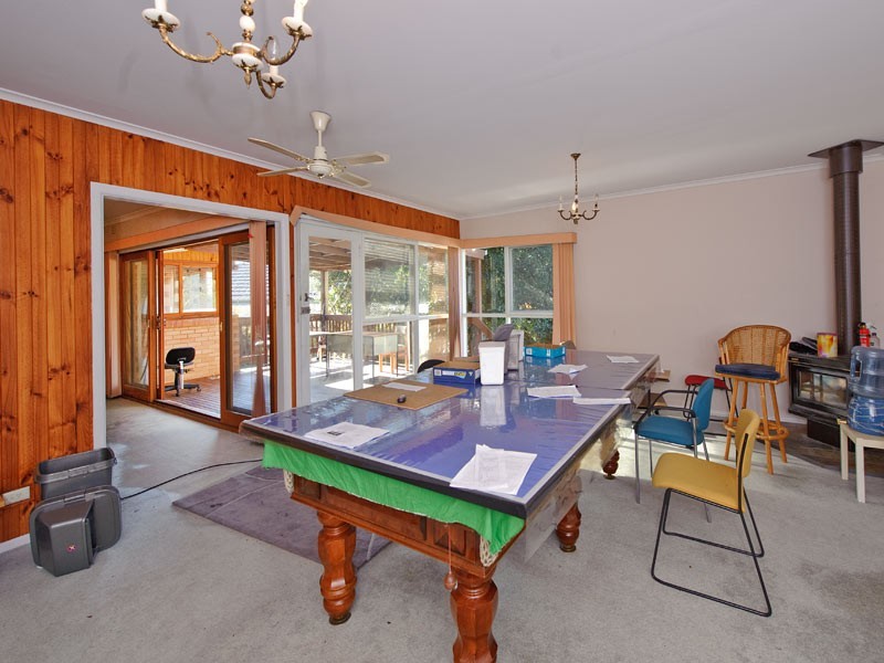 15 Warnes Road, Mitcham VIC 3132