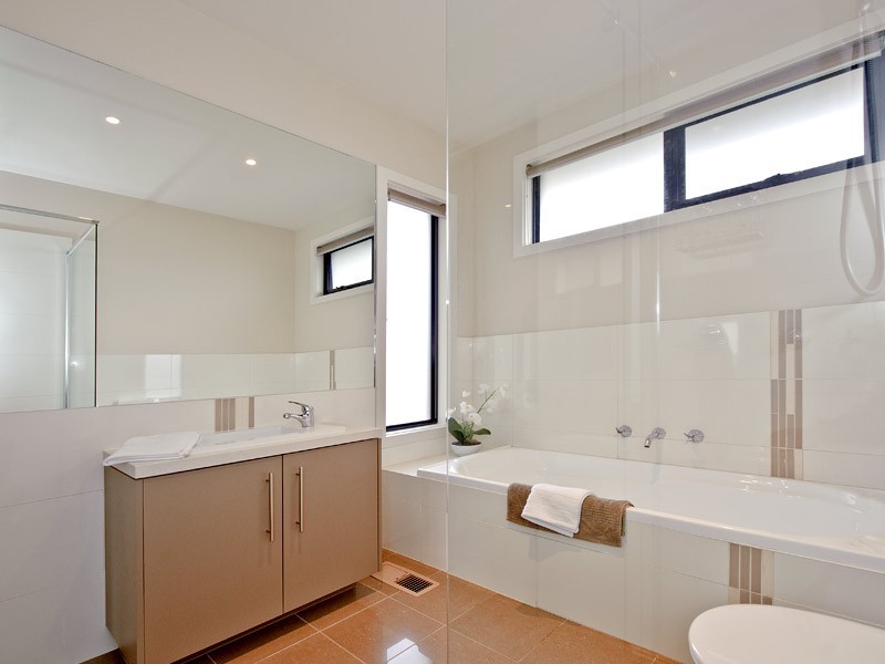 1/1 Narallah Grove, Box Hill North VIC 3129