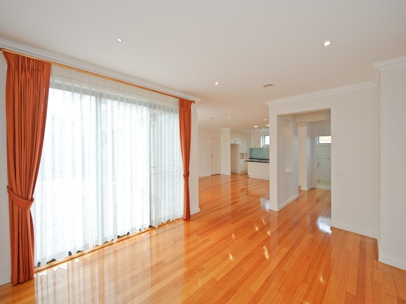 1/61 Lucknow Street, Mitcham VIC 3132