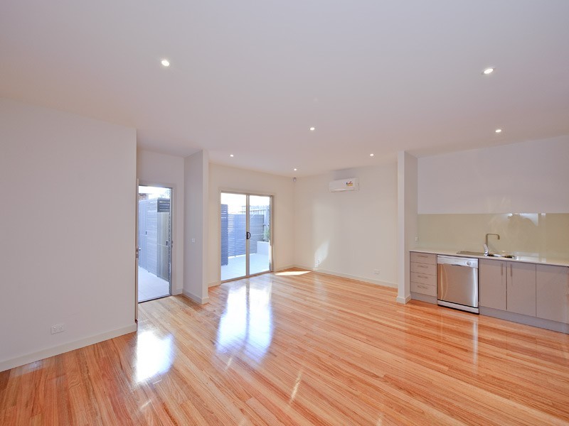 4/2 Minna Street, Blackburn VIC 3130