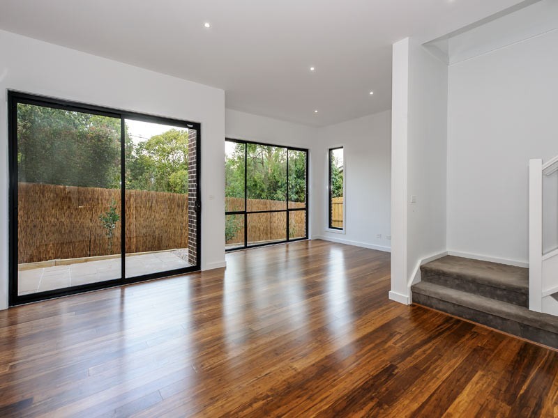 1a Tarrangower Avenue, Mitcham VIC 3132