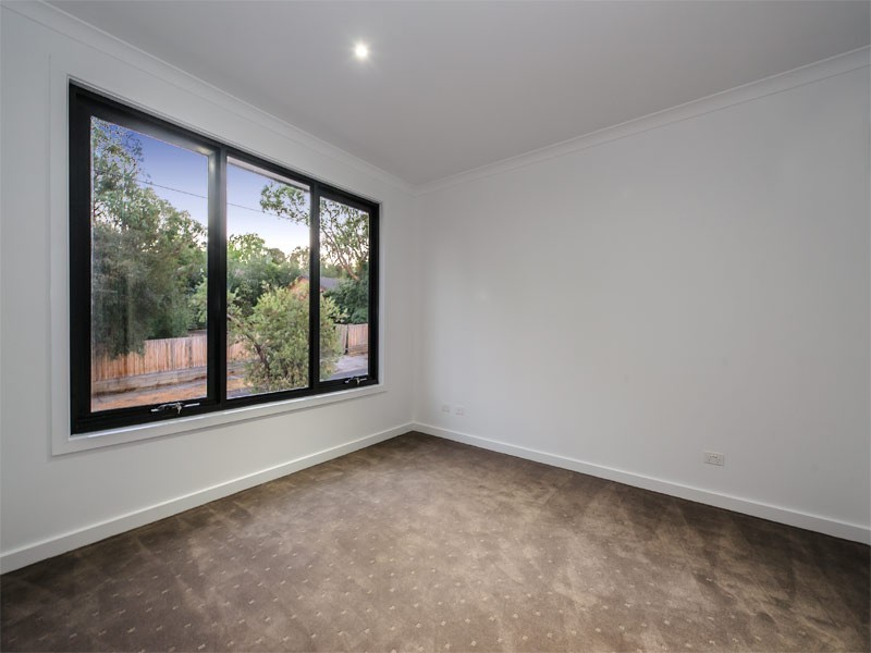 1a Tarrangower Avenue, Mitcham VIC 3132