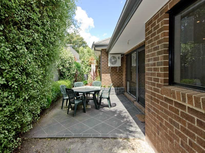 1 Papagee Lane, Box Hill North VIC 3129