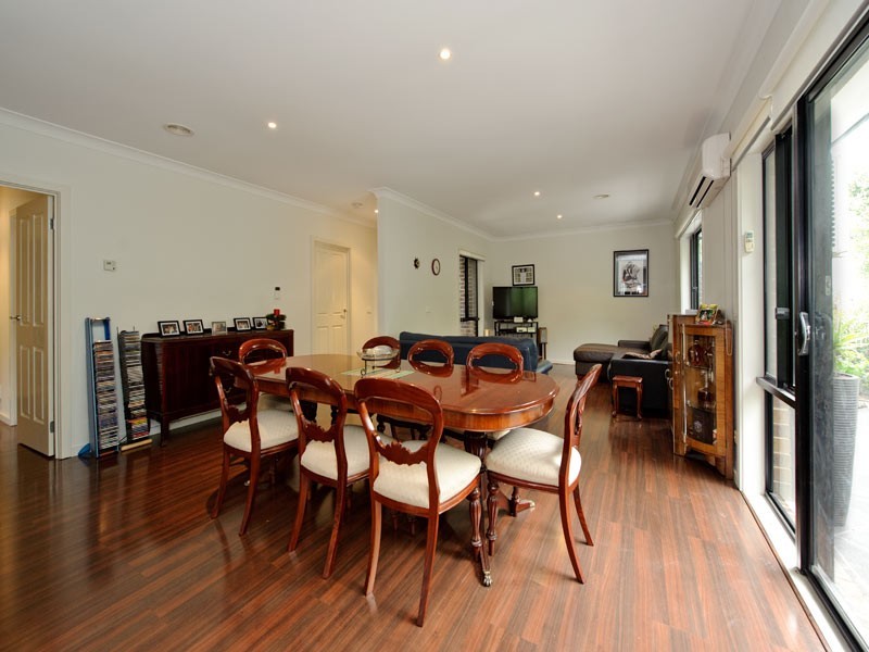 2 Papagee Lane, Box Hill North VIC 3129