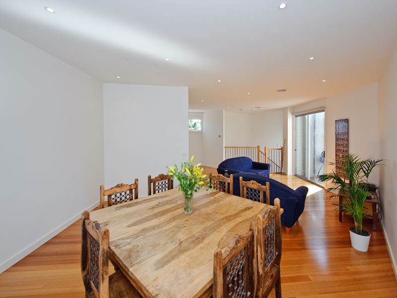 3/4 Dora Avenue, Blackburn VIC 3130