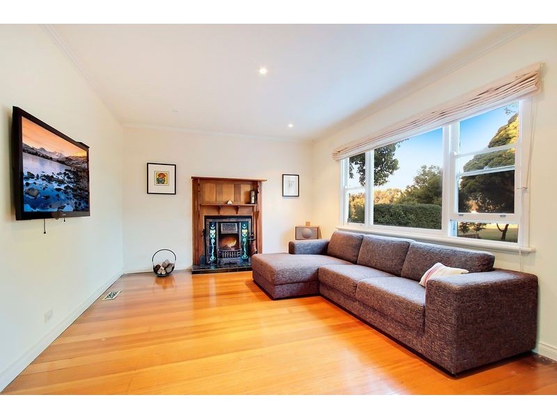 2 Opal Street, Forest Hill VIC 3131