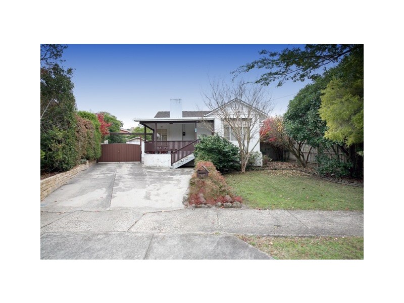 16 Hiddleston Avenue, Box Hill South VIC 3128
