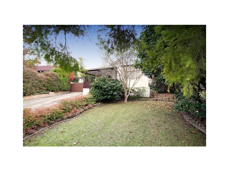 16 Hiddleston Avenue, Box Hill South VIC 3128