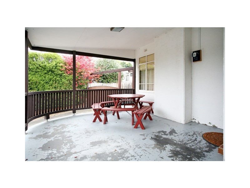 16 Hiddleston Avenue, Box Hill South VIC 3128