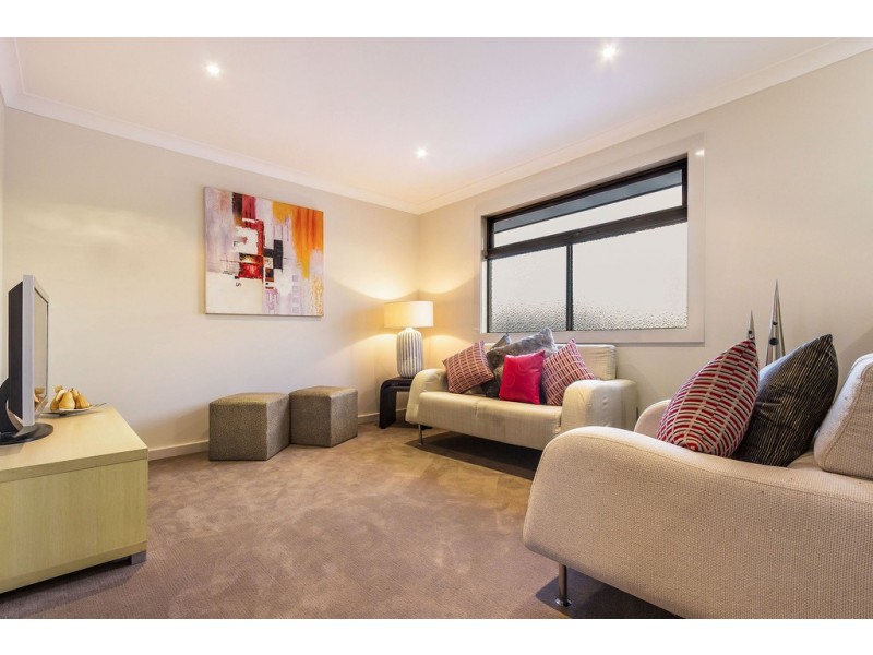 8a Vannam Drive, Ashwood VIC 3147