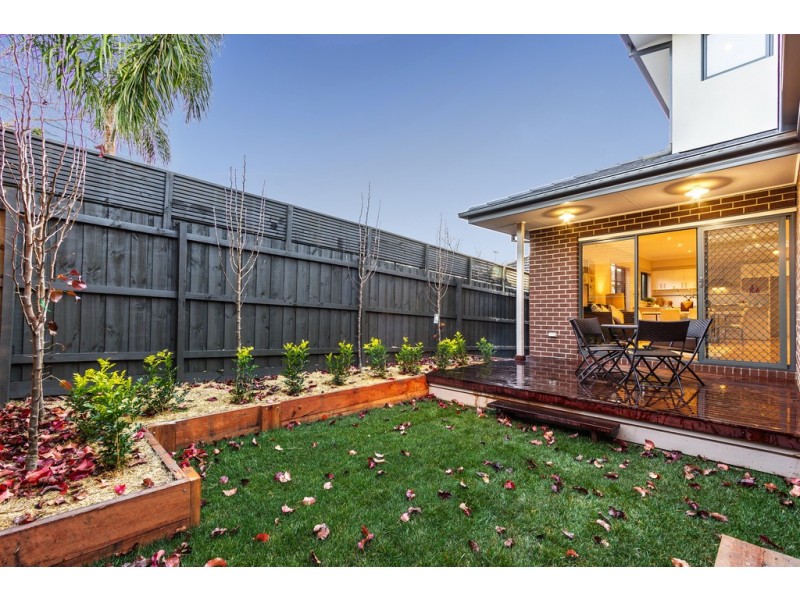 8a Vannam Drive, Ashwood VIC 3147