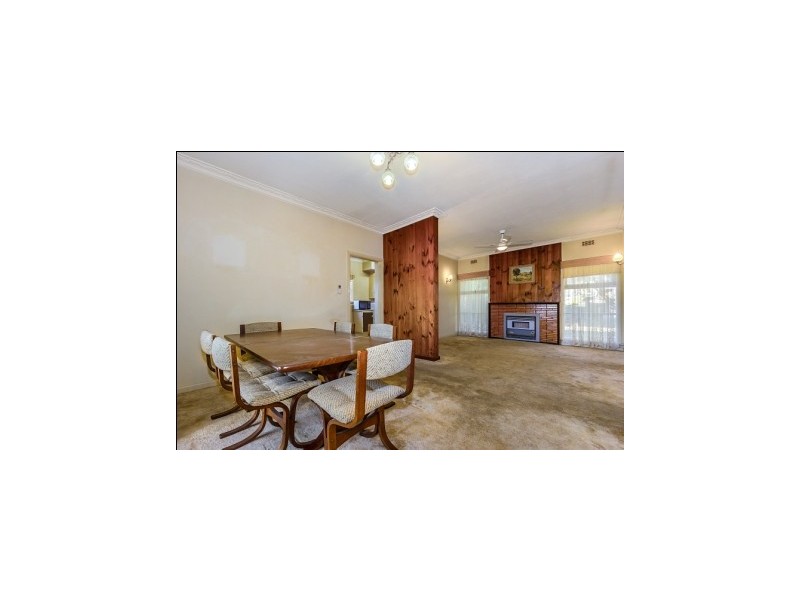 135 Woodhouse Grove, Box Hill North VIC 3129