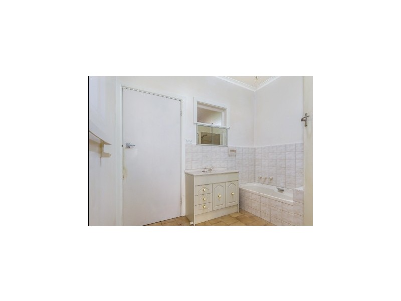 135 Woodhouse Grove, Box Hill North VIC 3129